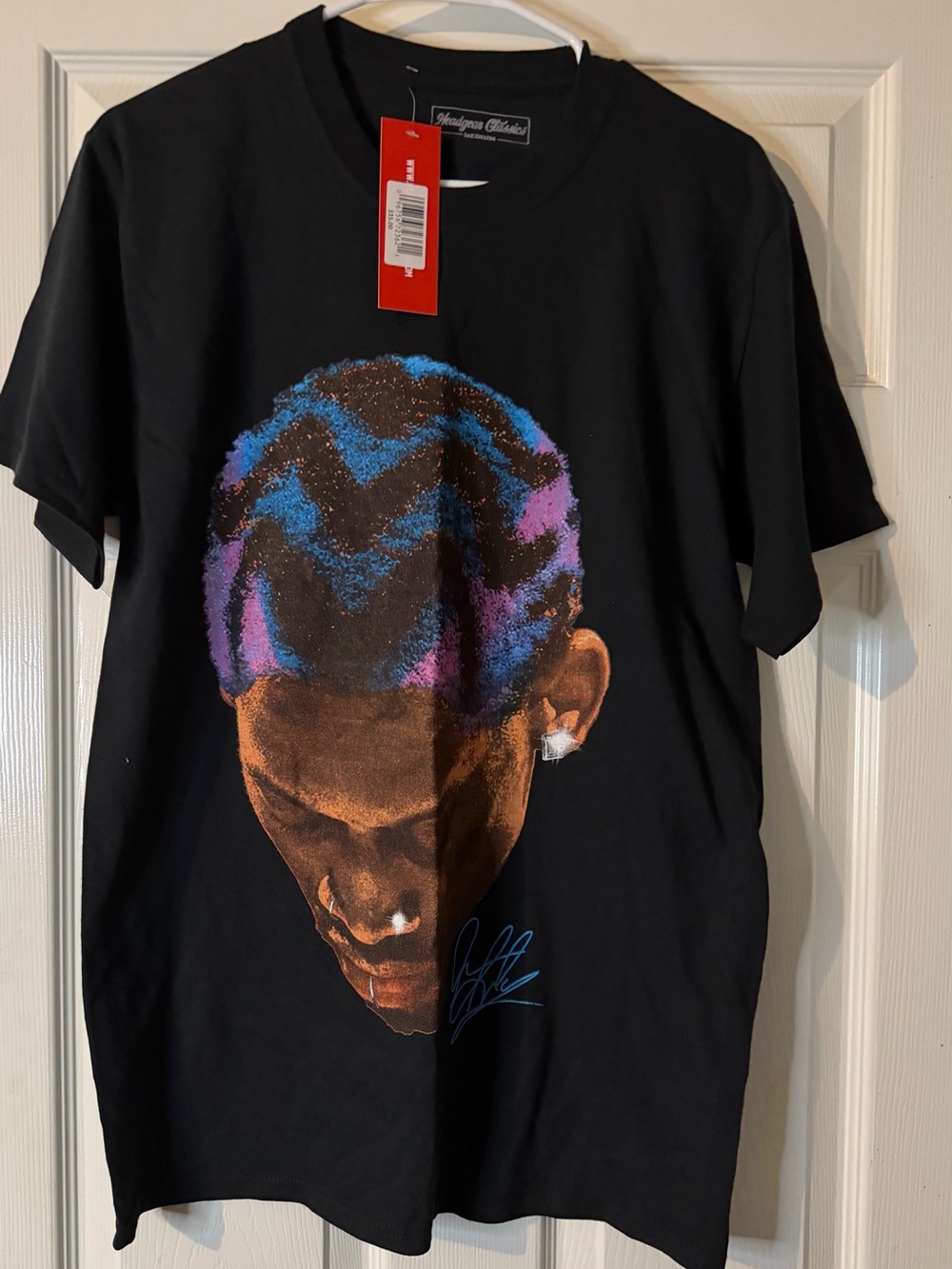 Dennis Rodman Black Graphic Print Men’s T‑Shirt with Purple & Blue Accents